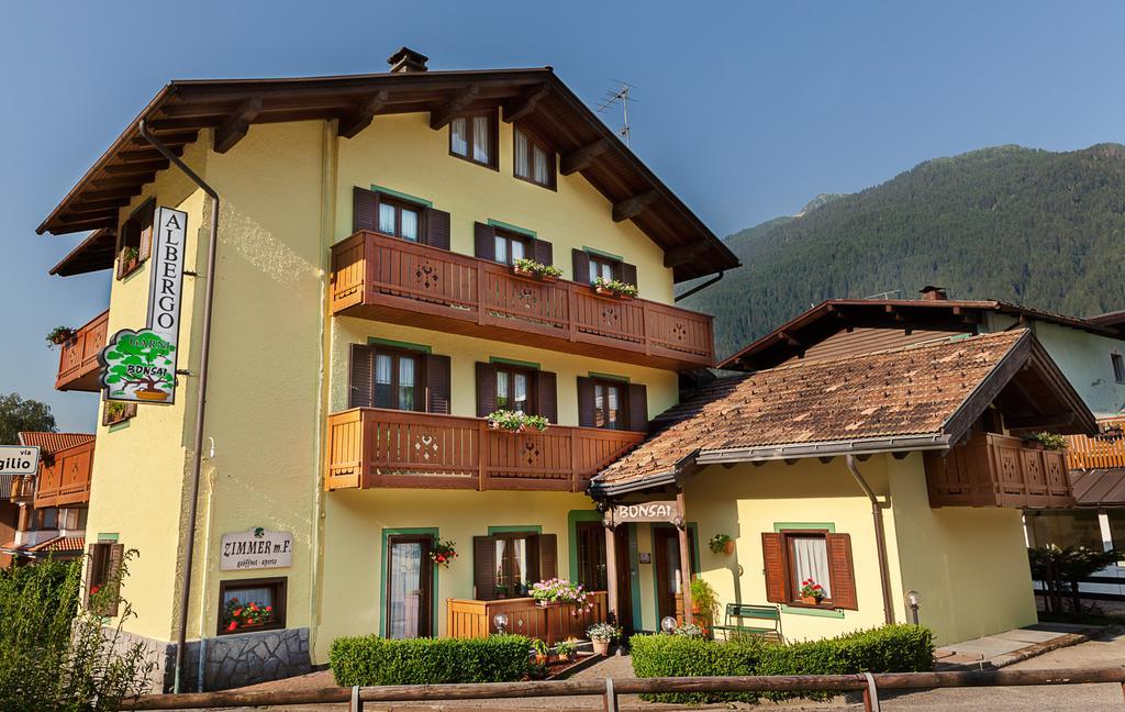 Garnì Bonsai Bed and Breakfast Pinzolo Exteriör bild