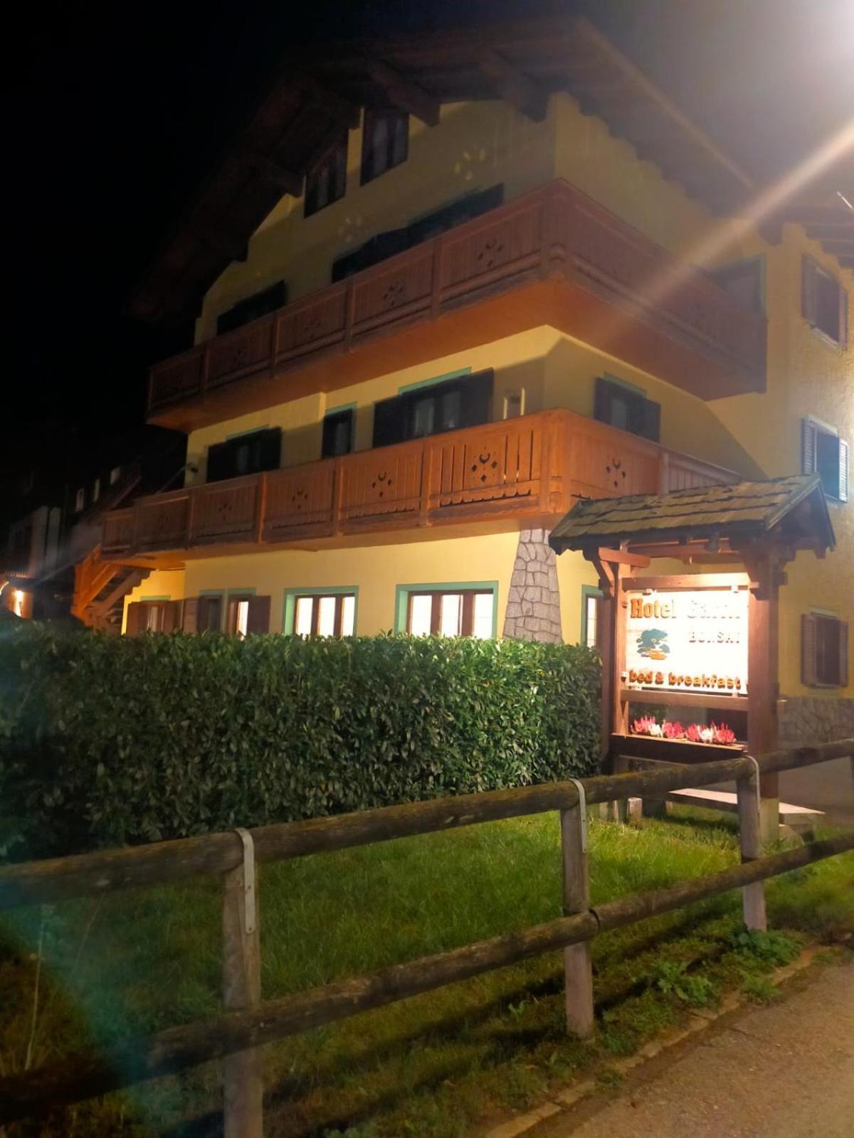 Garnì Bonsai Bed and Breakfast Pinzolo Exteriör bild