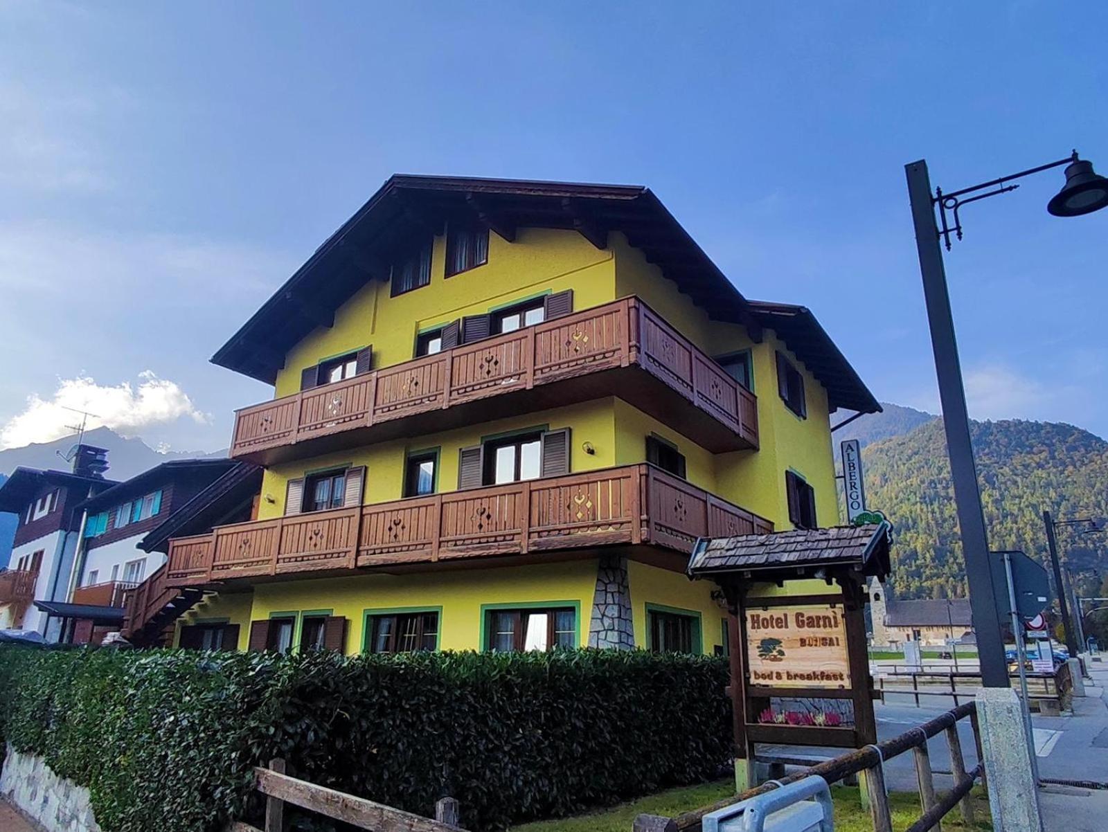Garnì Bonsai Bed and Breakfast Pinzolo Exteriör bild