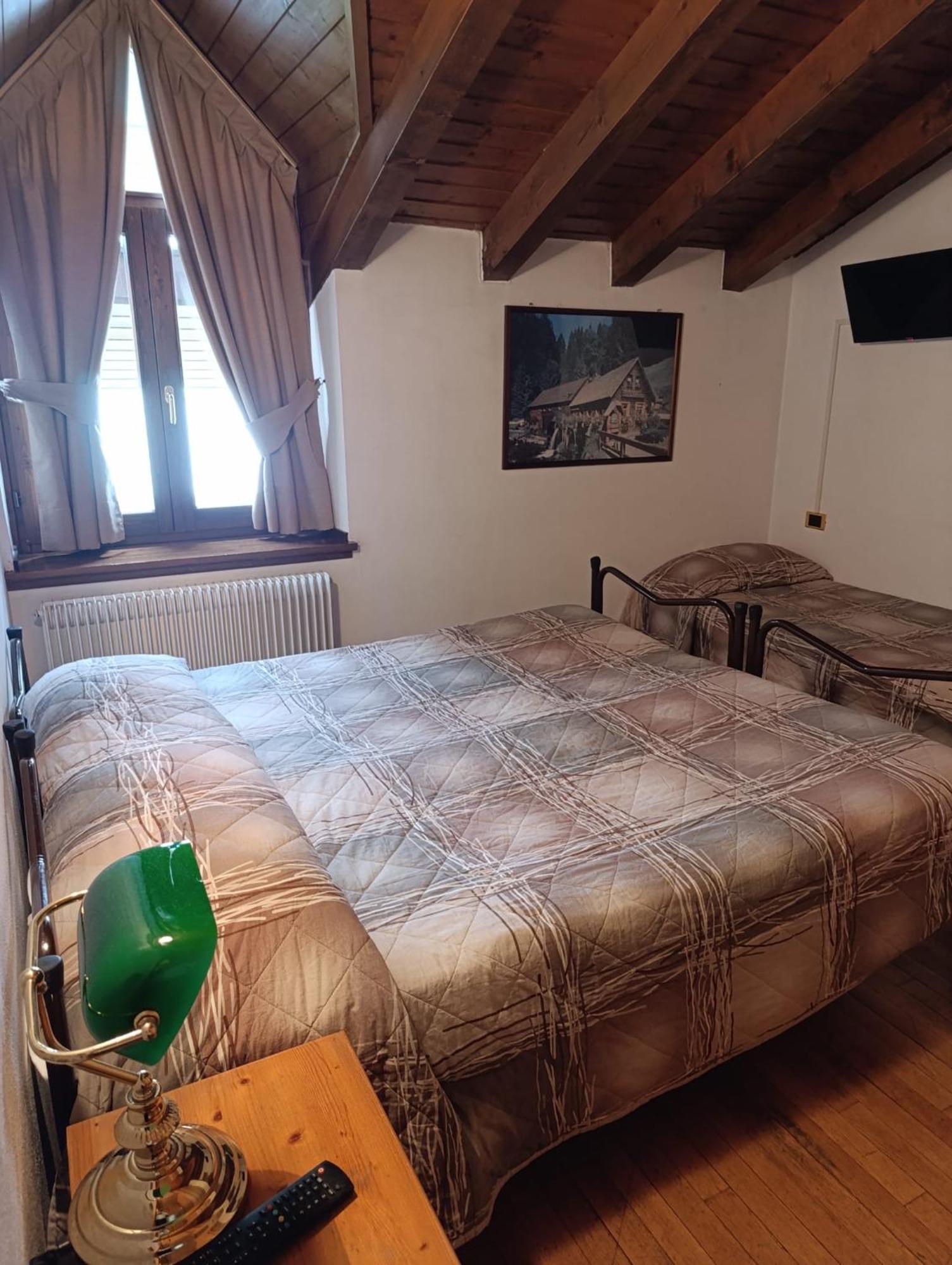 Garnì Bonsai Bed and Breakfast Pinzolo Exteriör bild